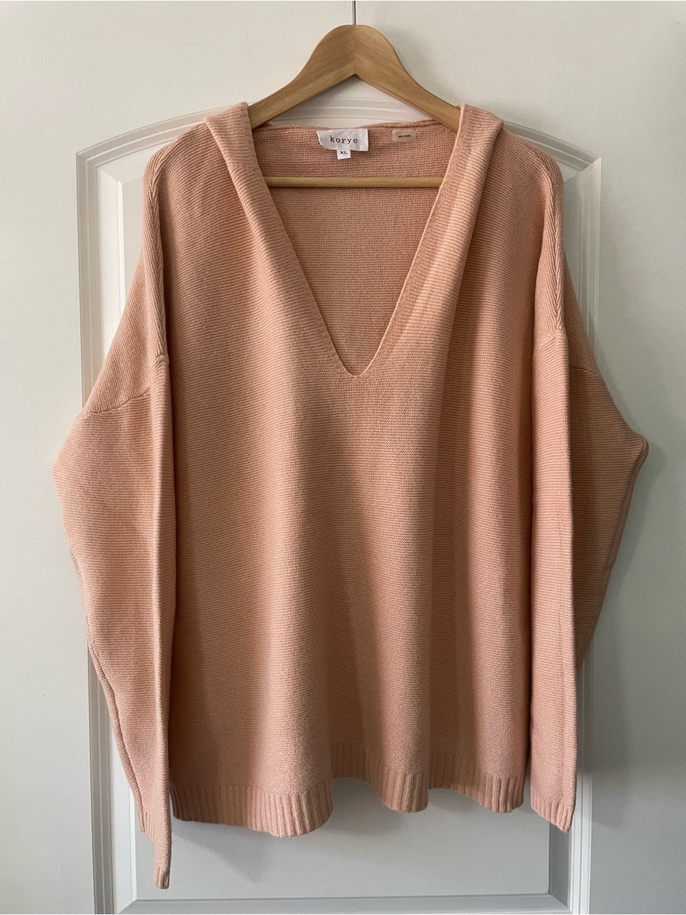 Korye V-Neck Oversized Hooded Sweater in Blush Pink Size XL NWT